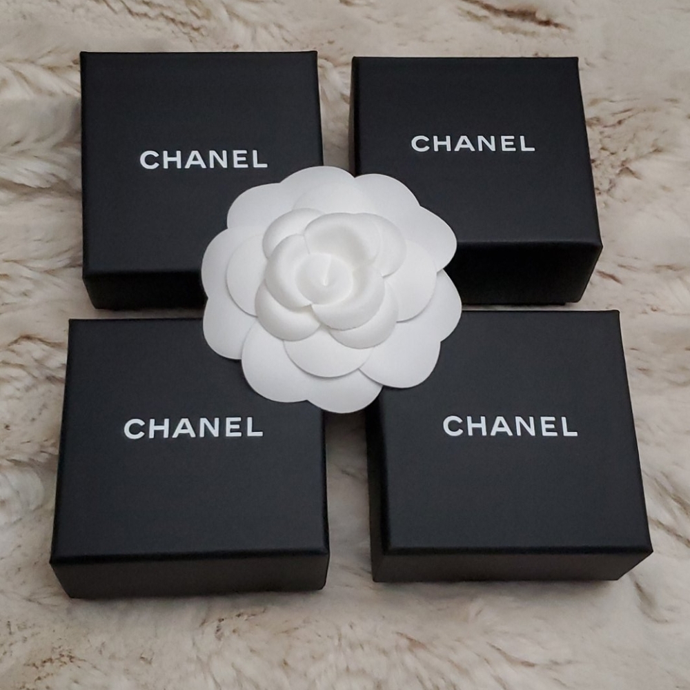 CHANEL (small earring) Box Only (4 box bundle)